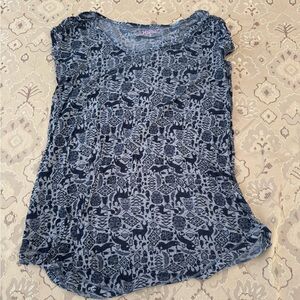 Xhilaration Black and Gray Patterned Short Sleeve Top